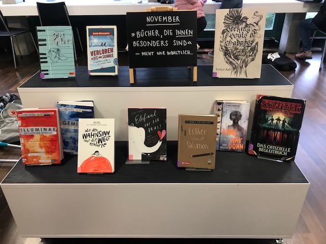 Thema des Monats: Besondere Bücher